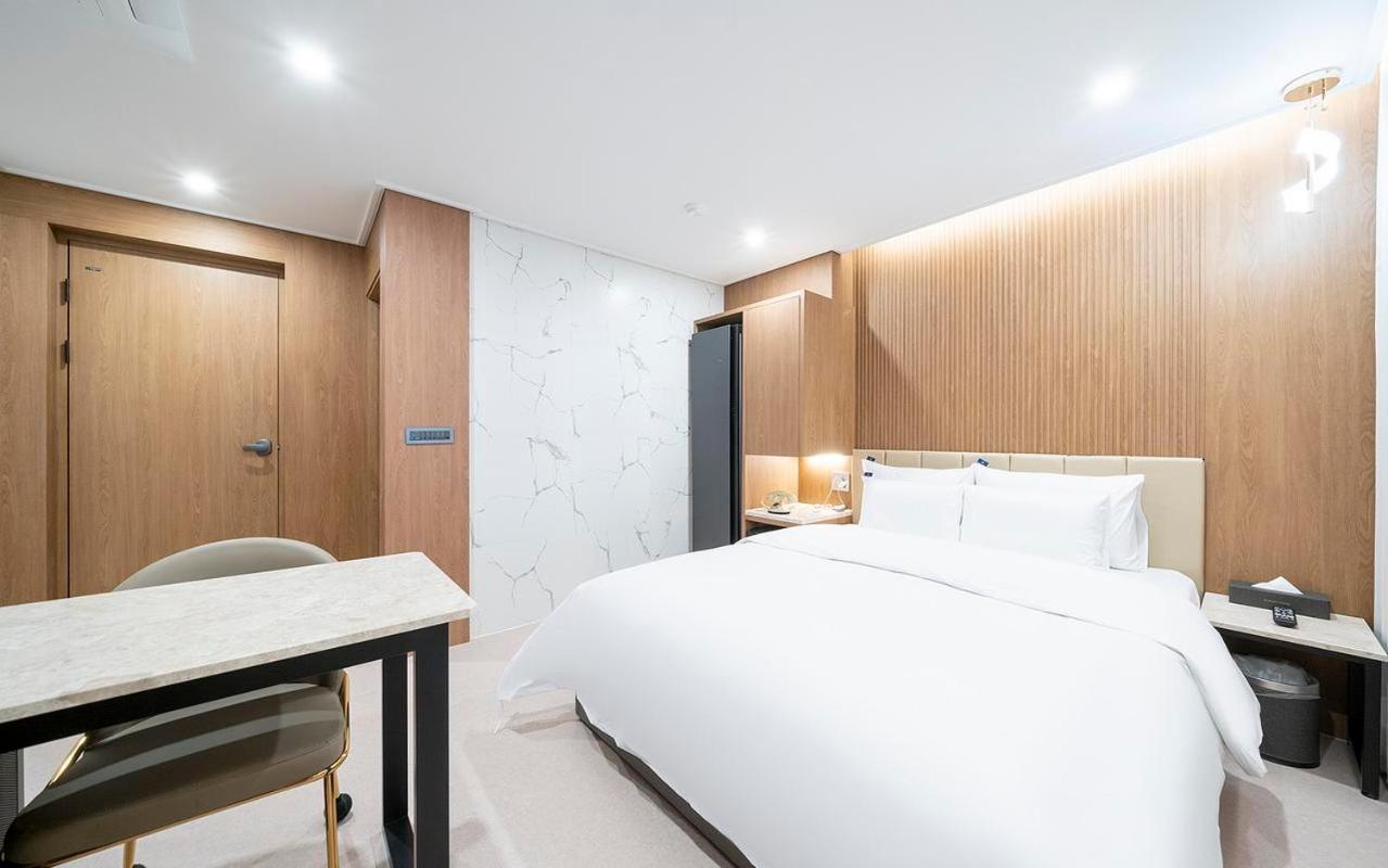 Rosy Hotel Чхонджу Экстерьер фото